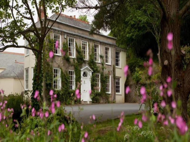 Rose In Vale Hotel